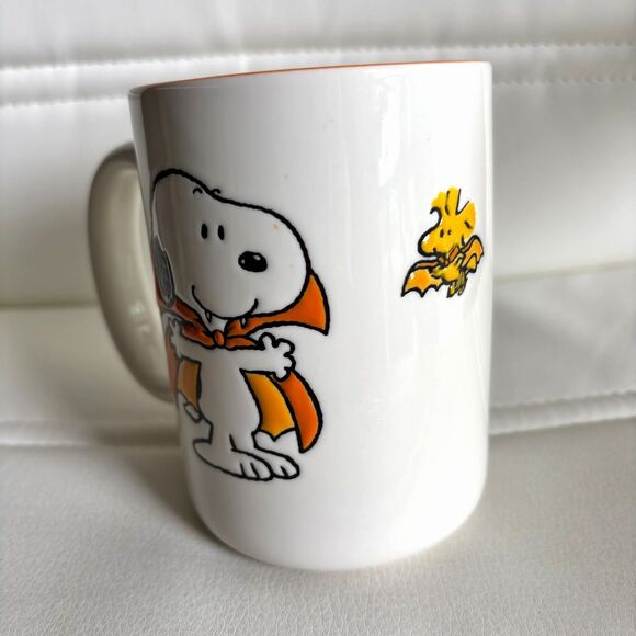 Peanuts Snoopy Woodstock Fall Halloween Hand Painted 2 Sided 16 oz. Coffee Mug H - Picture 6 of 7